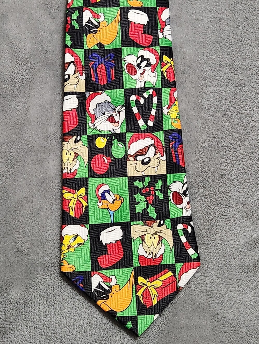 Vintage 1998 Looney Tunes Christmas Holiday Novelty Necktie